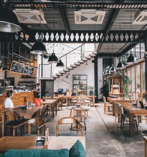 5 Key Differences Between A Restaurant or Cafe